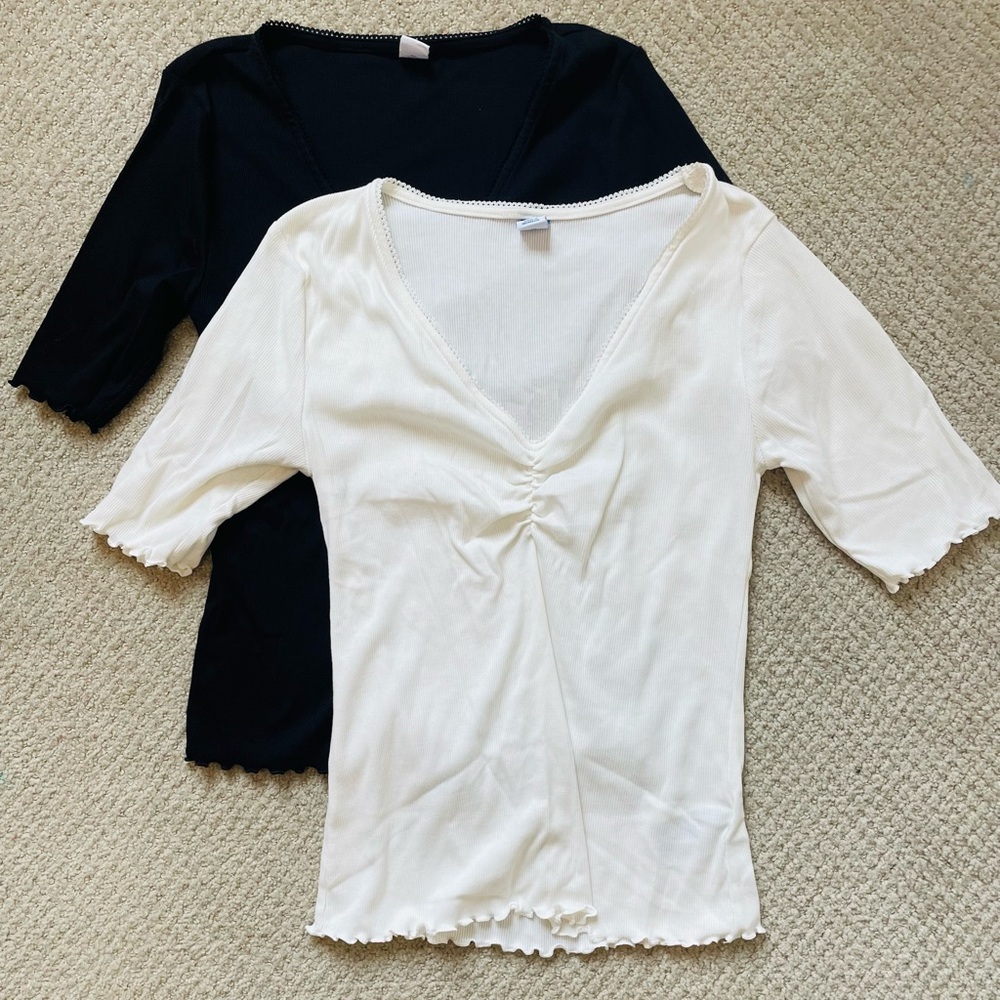 V-Neck Ribbed Tops Set White Black bundle OLD NAVY